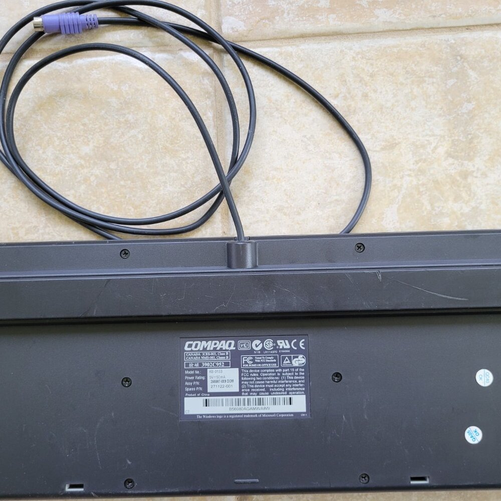 COMPAQ PS/2 Keyboard - Picture 2 of 2